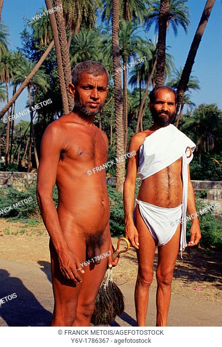 Jaïn monk at the left and novice at the right. Rajasthan, India. They belong to the Digambar sect