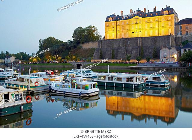 View of castle and port, Sable-sur-Sarthe, Dept. Sarthe, Region Pays de la Loire, France, Europe