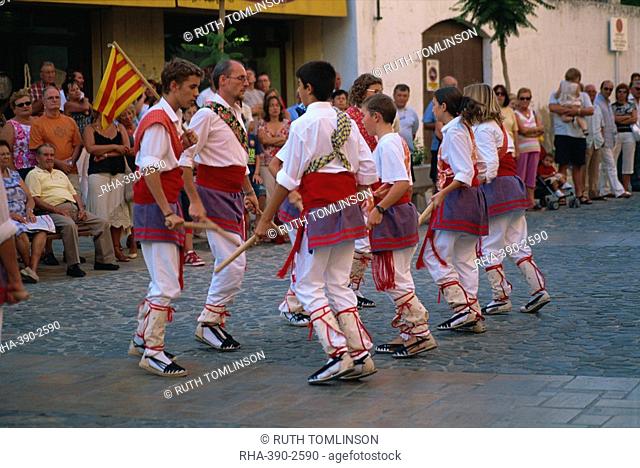 Ball de Bastons Catalan stick dance performed by local troupe in traditional costume, Torredembarra, Tarragona, Cataluna, Spain, Europe