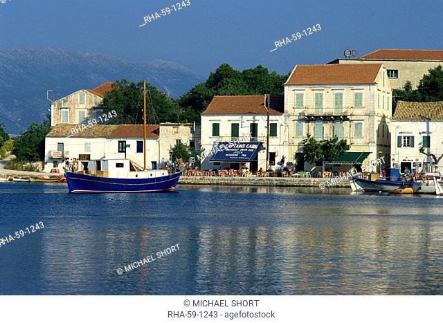 Harbour and waterfront of the northern fishing village of Fiskardo, Kefalonia, Ionian Islands, Greece, Europe