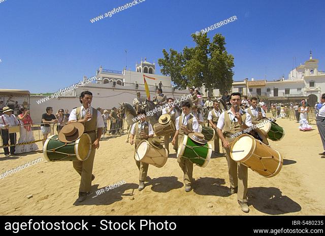 Musicians with drums, Romeria pilgrimage to El Rocio, Huelva, Andalusia, Spain, Europe