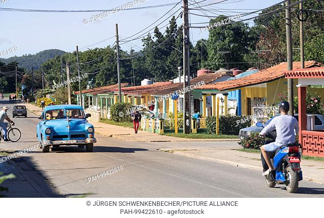 There is little traffic on the streets of Vinales, a small town in the west of the island. (19 November 2017) | usage worldwide. - Vinales/Cuba