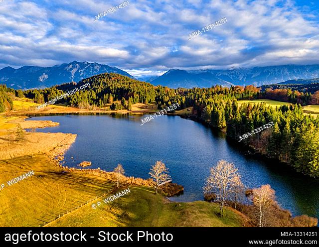 Aerial view, Geroldsee near Krün, Werdenfelser Land, Karwendel Mountains, Upper Bavaria, Bavaria, Germany, Europe