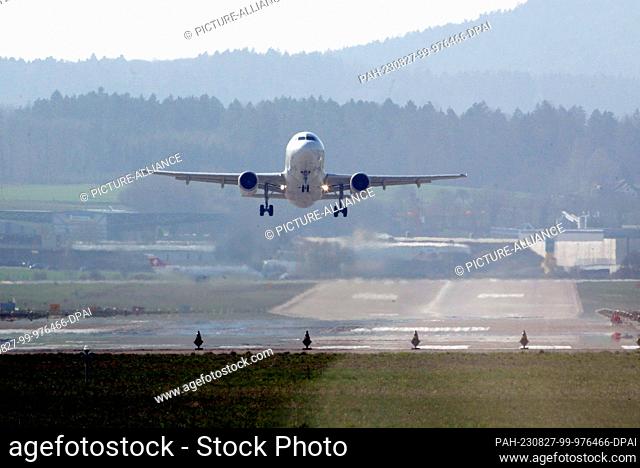 FILED - 01 April 2004, Switzerland, Zürich: An aircraft takes off at Zurich-Kloten Airport. Two runways are to be extended at Zurich Airport