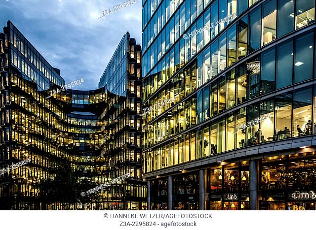 More London combines award-winning contemporary architecture with uplifting open spaces - providing a safe, pedestrian friendly, sustainable environment