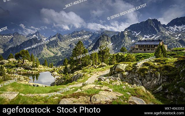 Amitges hut in summer (Aigüestortes National Park, Pyrenees, Catalonia, Spain)
