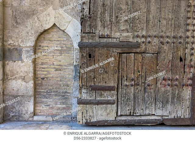 Torres de Serranos, part of the old city walls built in the 14th century, Valencia Comunidad Valenciana, Spain