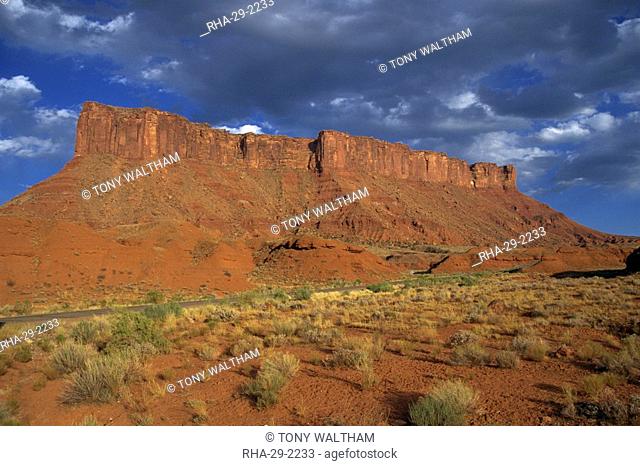 Indian Creek Valley with red sandstone cliffs in the background, in the Canyonlands National Park, Utah, United States of America, North America