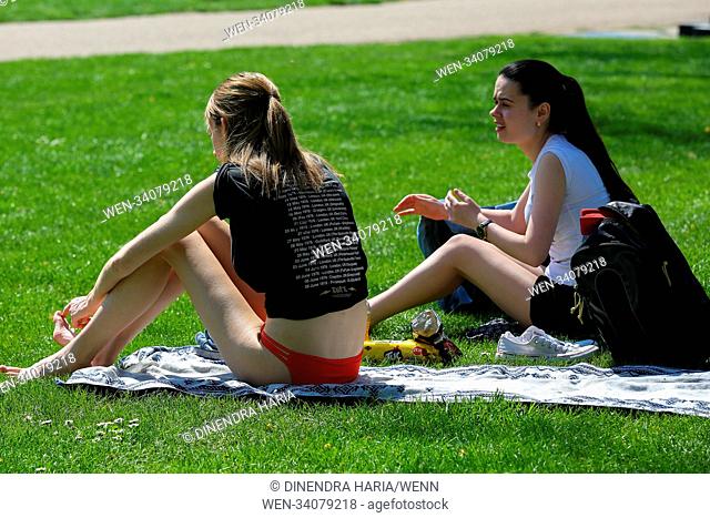 Tourist and Londoners enjoy second day of hot weather in St.James's Park as the temperatures in the capital likely to reach 28 degree celsius