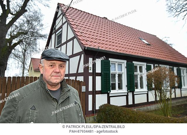 The volunteer mayor Horst Wilke in front of a house in the village of Neulietzegöricke, Germany, 24 January 2017. The village has suffered a spate of burglaries