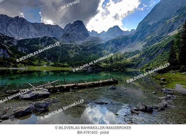 Lake Seebensee, Sonnenspitze, Schartenkopf and Vorderer Drachenkopf, Ehrwald, Mieminger Kette, Wetterstein range, Tyrol, Austria