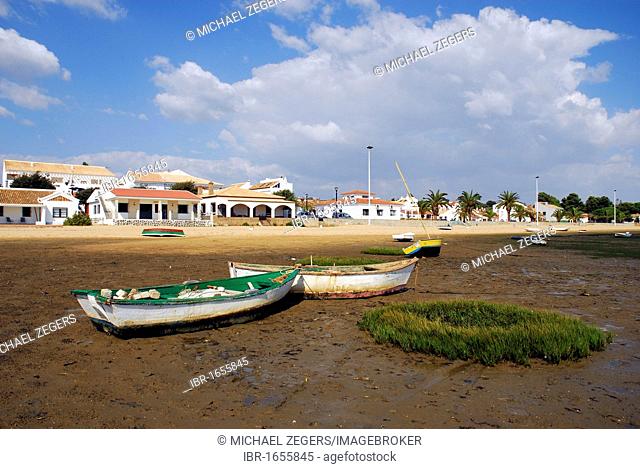 Boats at the beach in El Rompido, low tide, Cartaya, Costa de la Luz, Huelva region, Andalucia, Spain, Europe