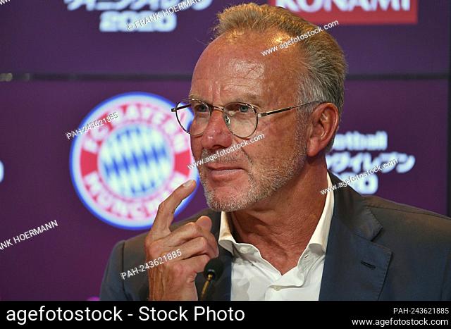 Karl Heinz RUMMENIGGE leaves FC Bayern early! Archive photo: Karl Heinz RUMMENIGGE, (Management Chairman), gesture, skeptical, single image