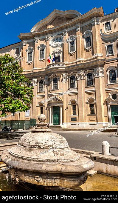 Italy, Rome, Piazza Navona, Piazza della Chiesa Nuova, fountain and Oratory of the Philippines (17th century, by Borromini)