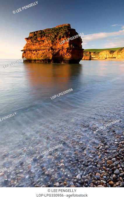 England, Devon, Ladram Bay, Dawn sunrise at Ladram Bay on the Jurassic coast of East Devon
