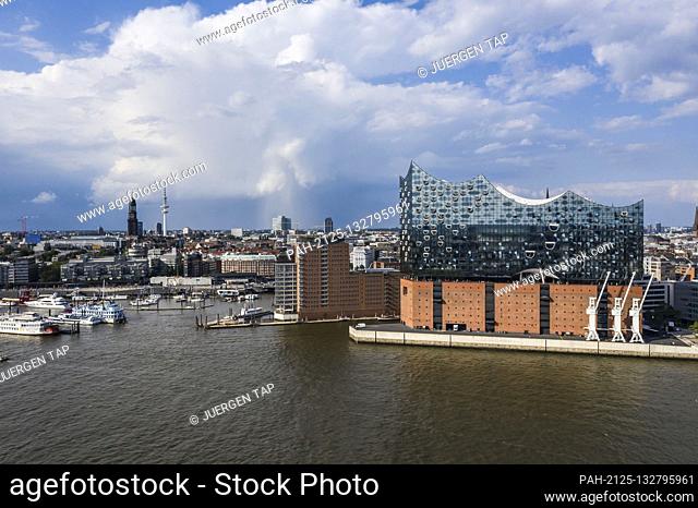 Hamburg 2020, Photographie, Fotografie .die Elbphilharmonie | usage worldwide. - Hamburg/Germany