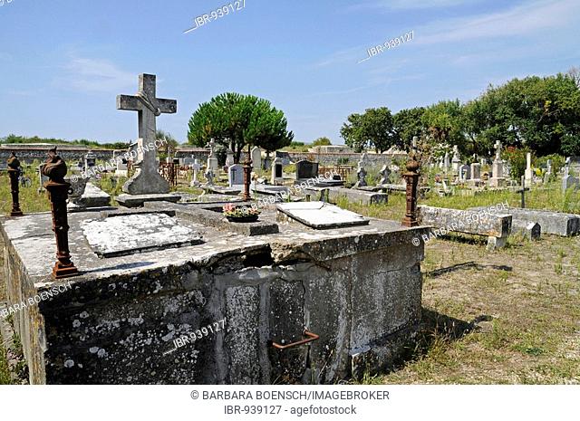 Graves, cemetery, Ile d'Aix island, Poitou Charentes, France, Europe