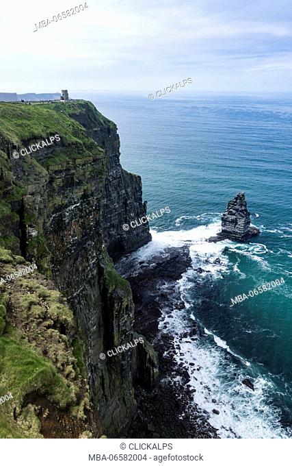 O'Brien's Tower and Breanan Mór rock, Cliffs of Moher, Liscannor, Munster, Co, Clare, Ireland, Europe