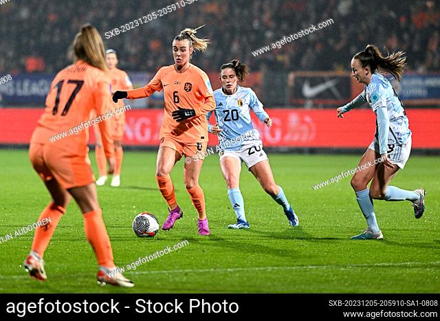 Jill Roord (6) of Netherlands , Marie Detruyer (20) of Belgium , Sari Kees (19) of Belgium pictured during a female soccer game between the national teams of...