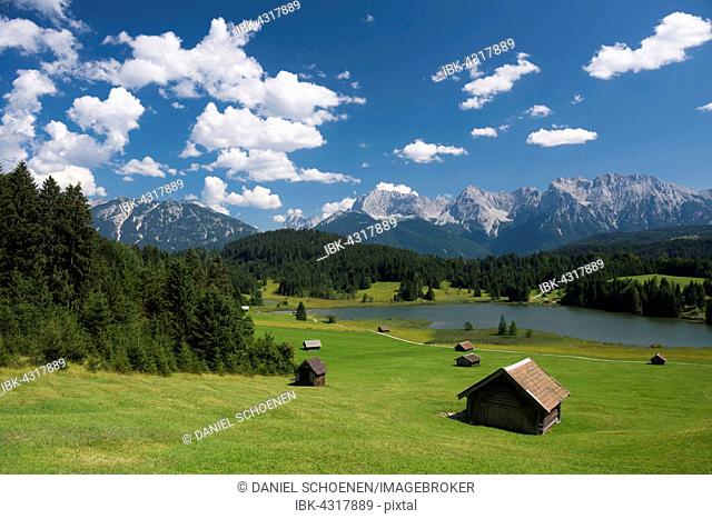 Geroldsee or Wagenbrüchsee, Karwendel mountains behind, Krün near Mittenwald, Werdenfelser Land, Upper Bavaria, Bavaria, Germany