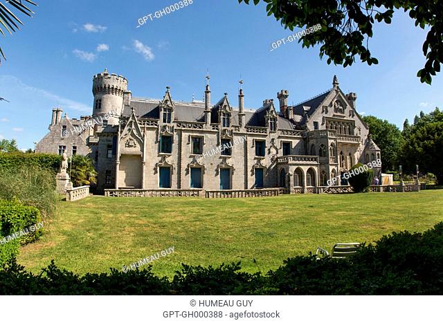 NEXT TO THE VILLE CLOSE OF THE CONCARNEAU, CHATEAU DE KERIOLET, 13TH CENTURY ARCHITECTURE AND TRANSFORMED IN THE 19TH CENTURY BY THE ARCHITECT JOSEPH BOGOT