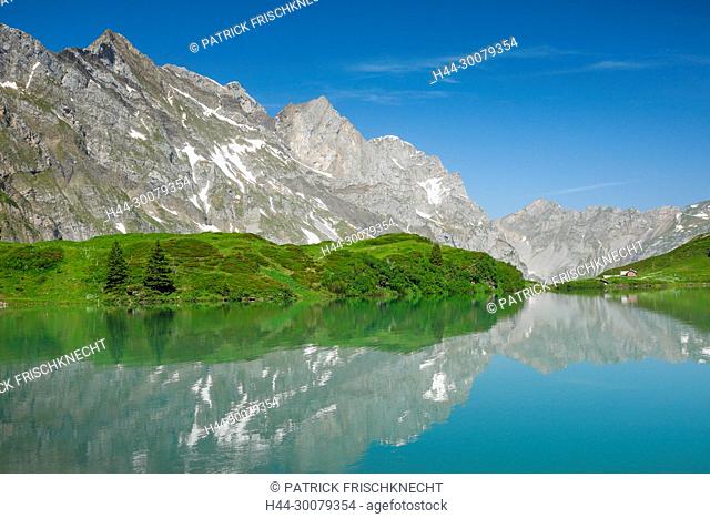 Trüebsee mit Blick auf Huetstock und Rotsandnollen, Nidwalden, Schweiz