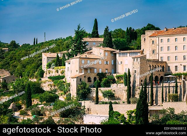 Beautiful view of medieval hilltop village of Gordes in Provence, France