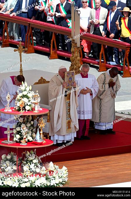 Pope Francis celebrates Holy Mass in St Peter’s Square with the rite of canonization of 10 new saints: Titus Brandsma (1881-1942), Lazarus