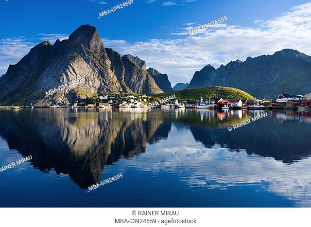 Scandinavia, Norway, Lofoten, Moskenesoey, pure, mountains, fisher-place
