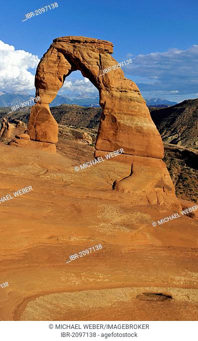 Delicate Arch, stone arch, La Sal Mountains, Arches National Park, Moab, Utah, Southwest, United States of America, USA