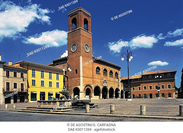 Palazzo della Ragione and Fontana della Fortuna (fountain), piazza XX Settembre, Fano, Marche, Italy
