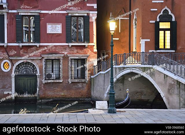 Italy, Unesco World Heritage Site, Venice, San Marco district, Campo Manin by night