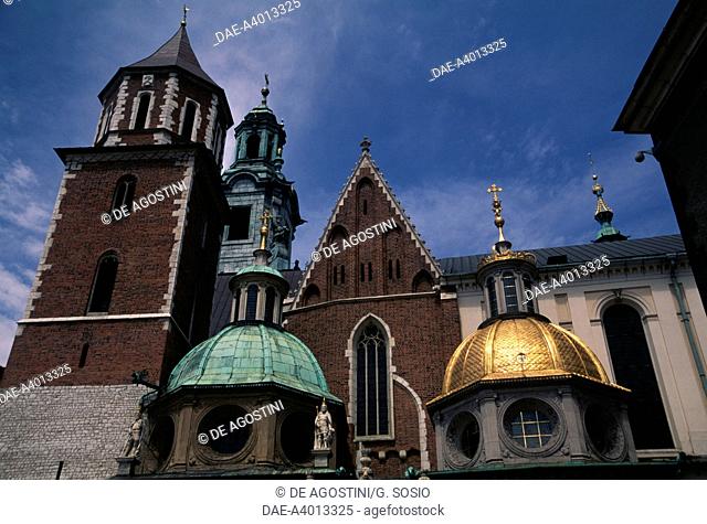 Vasa chapel (left) and Sigismund chapel, Royal Archcathedral Basilica of Saints Stanislaus and Wenceslaus or Wawel Cathedral