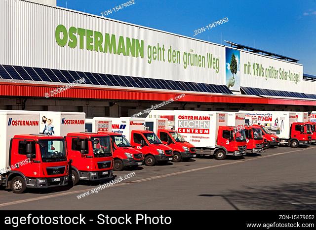 Moebelhaus Ostermann, alle Auslieferungsfahrzeuge stehen still im Maerz 2020, Corona-Krise, shutdown, Witten, Nordrhein-Westfalen, Deutschland, Europa