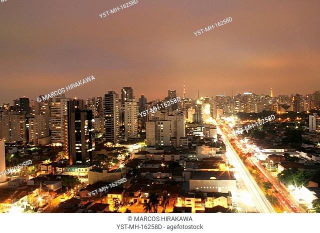 View of the Avenue Rebouças in Pinheiros, Jardim Paulistano and Avenue Paulista the starting from the located Building in the Street Capitão Antônio Rosa in...