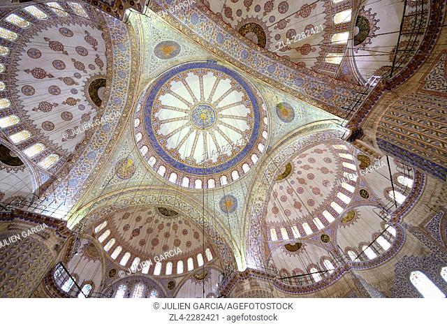 Interior of the Blue Mosque (Sultanahmet Camii). Turkey, Istanbul, Sultanahmet district
