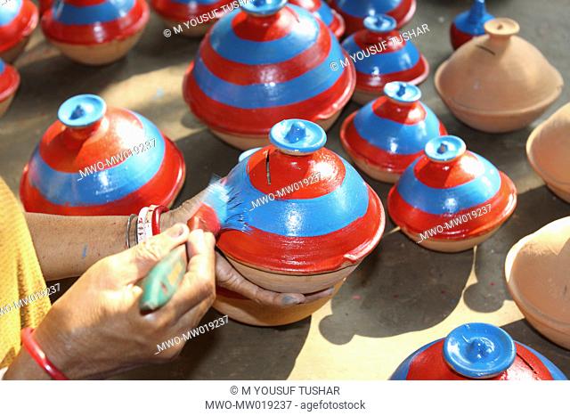 Colorful pottery are sold in the three day long Baishakhi fair or the Baishakhi mela which begins on the Bengali New Year’s Day or the Pahela Baishakh