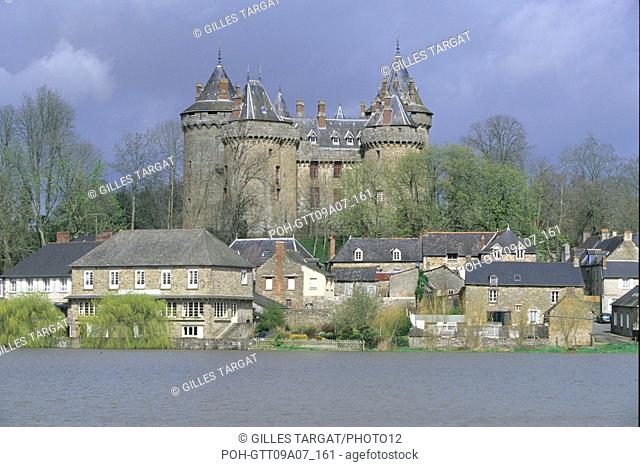 tourism, France, brittany, ille et vilaine, Land of the Mont Saint-Michel bay , chateau de combourg, castle, pond, youth of francois rene de chateaubriand