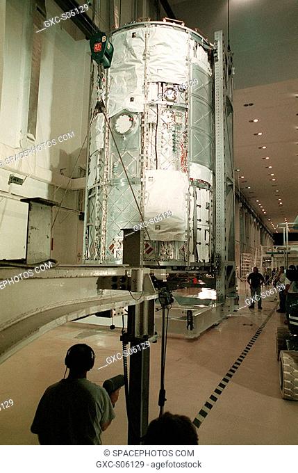 06/30/2000 -- The U.S. Lab, a component of the International Space Station, is moved to the vacuum chamber in the Operations and Checkout Building for testing