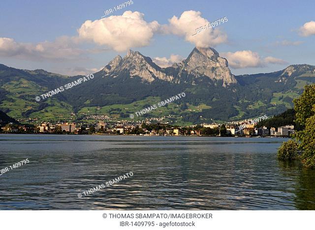 Lake Lucerne with Brunnen and two peaks of the Mythos Mountains, Canton of Uri, Switzerland, Europe