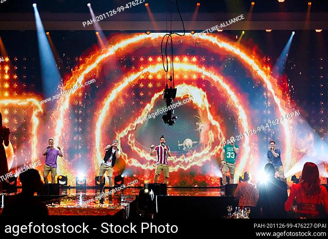 20 November 2020, Baden-Wuerttemberg, Offenburg: The band Voxxclub performs during a TV recording. The Bayerische Rundfunk (BR)