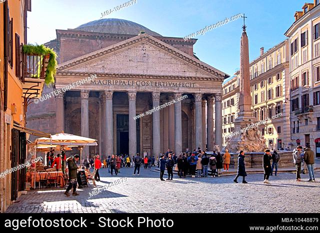 Piazza della Rotonda with the Pantheon in the old town, Rome, Lazio, central Italy, Italy