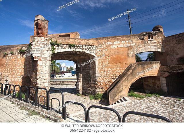 Dominican Republic, Santo Domingo, Zona Colonial, Puerta de San Diego, main entry gate into the old city, b 1571