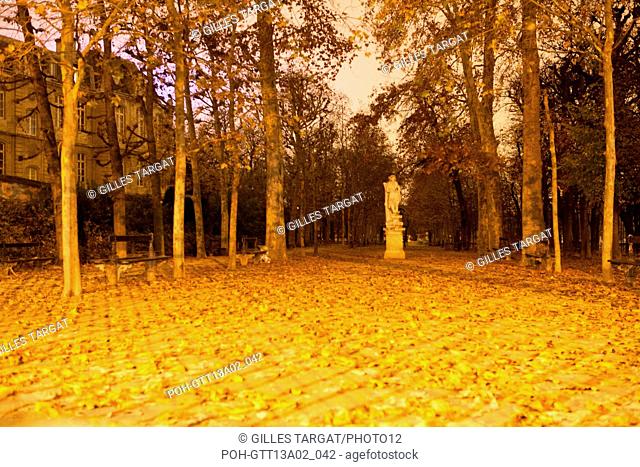 france, ile de france, paris, 6e arrondissement, boulevard saint michel, jardin du luxembourg, nuit, Photo Gilles Targat