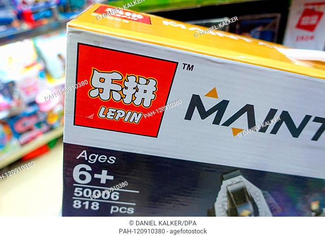 China: Knock-off Lego sets by the Chinese toymaker LEPIN..Photo from 03. May 2019. | usage worldwide. - Hanoi/Ð?ng B?ng Sông H?ng/Vietnam