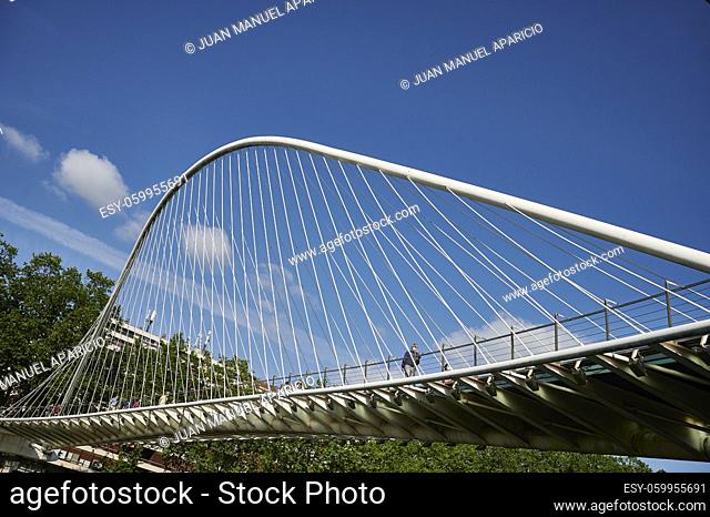 Zubizuri Bridge (Santiago Calatrava Bridge) Nervion River, Bilbao, Biscay, Basque Country, Euskadi, Euskal Herria, Spain, Europe