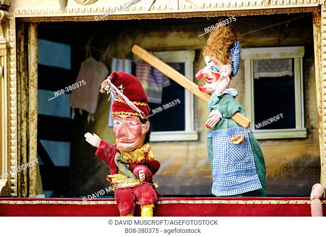 Traditional puppet show hi-res stock photography and images - Alamy