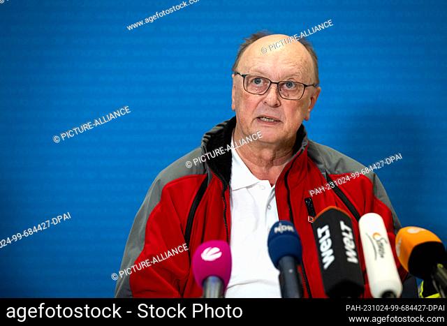 24 October 2023, Lower Saxony, Cuxhaven: Michael Ippich of the German Maritime Search and Rescue Service, at a press conference after the collision of two...