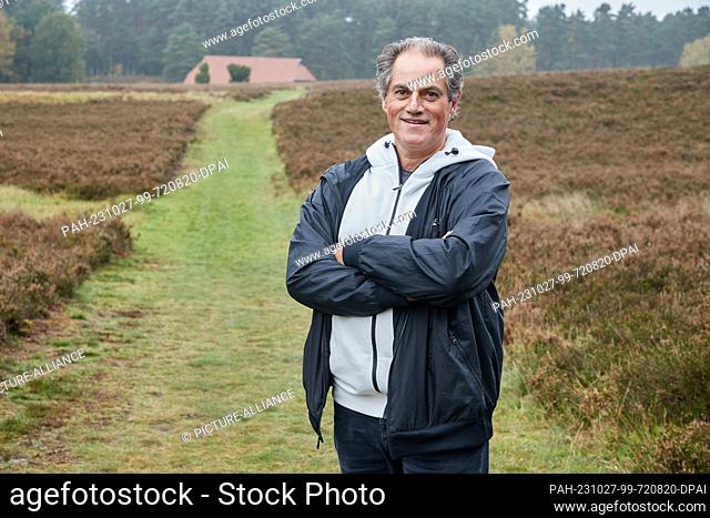 PRODUCTION - 26 October 2023, Lower Saxony, Amelinghausen: Jens Mollenhauer, author and former police officer, stands in an interview on the occasion of his...