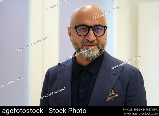 06 November 2023, Hamburg: Pedram Emami, President of the Hamburg Medical Association, stands in the vaccination center at the Institute for Hygiene and Health